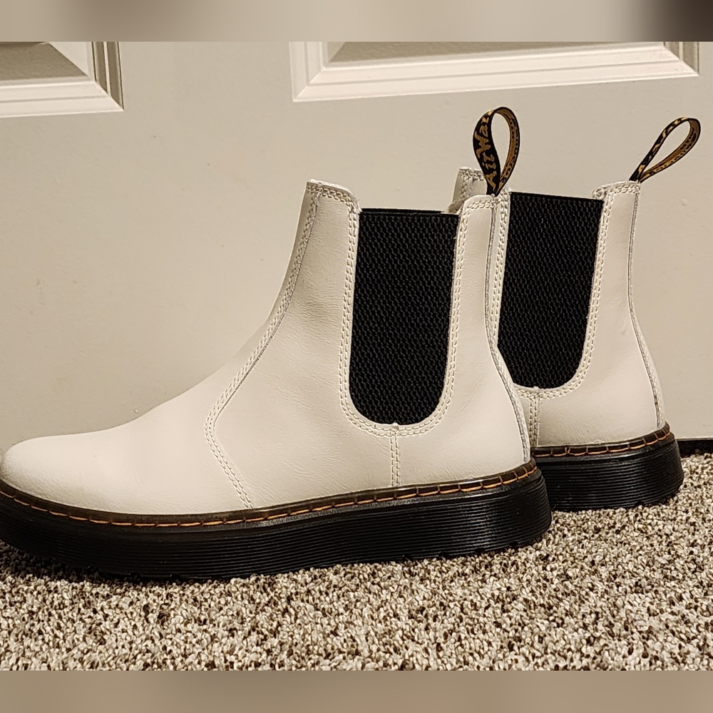 Dr Martens Dorrian Boots - Picture 2 of 9